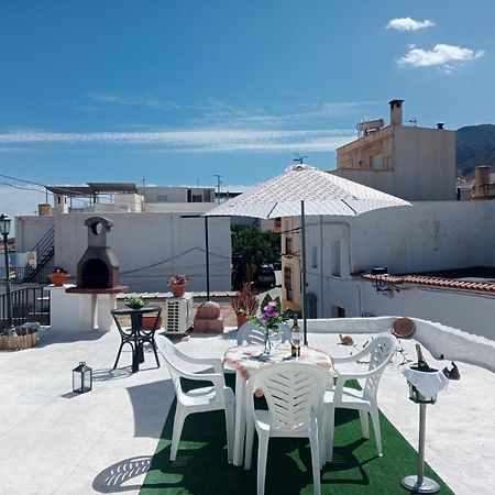 Charming House In Illar With Mountain View And Balcony Villa Buitenkant foto