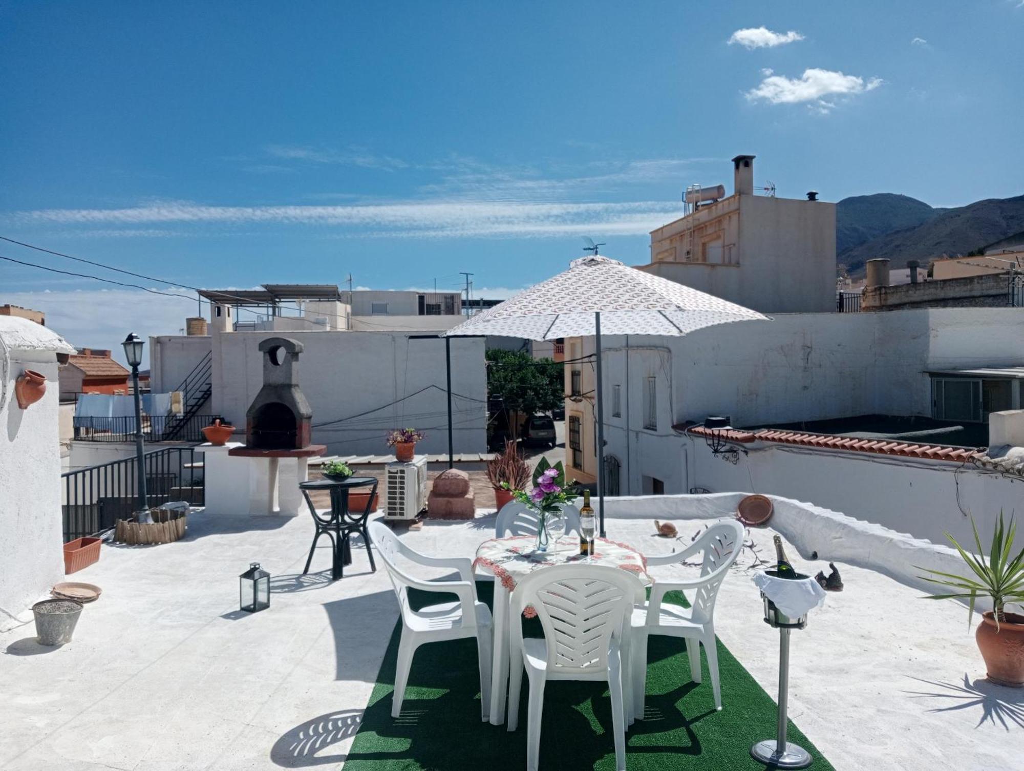 Charming House In Illar With Mountain View And Balcony Villa Buitenkant foto